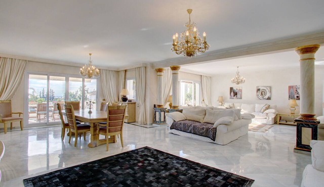 Monte Paraiso- Golden Mile Apt