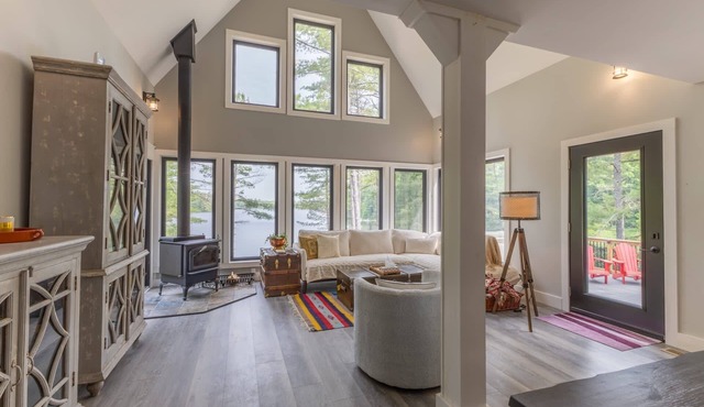 Muldrew Lake Family Escape, Sleeps 14