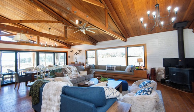 Multi-home Waterfront Eastern Shore Retreat with 80+ acres to yourself