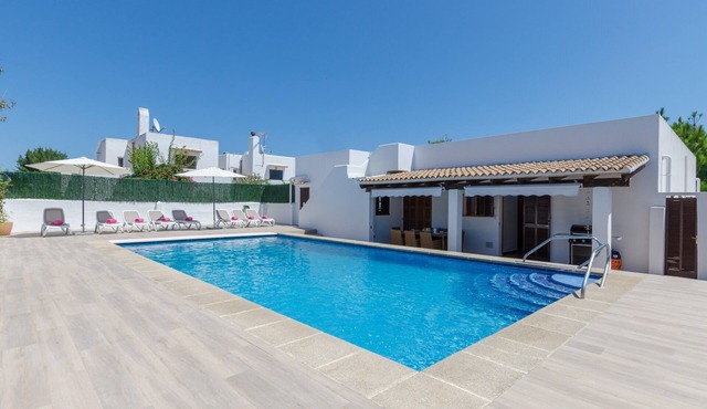 MURTA 26 - Villa with private pool in SA COMA. Free WiFi