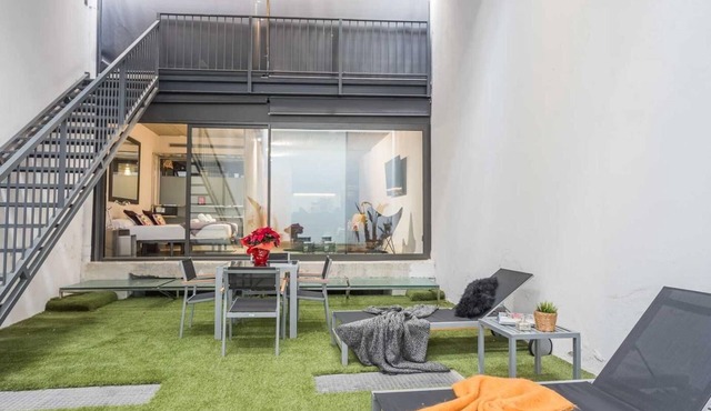 My Space Barcelona Apartment with garden very close to the Barraquer Clinic