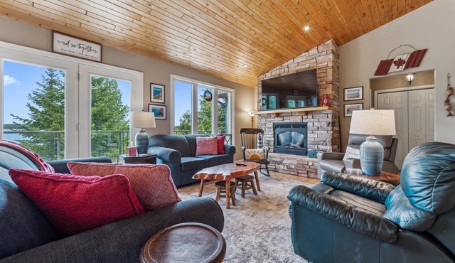 Mylestone | 4BR Waterfront ISLAND Retreat