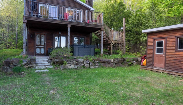 Nature cottage on Lake Lyster - Kayak & Spa