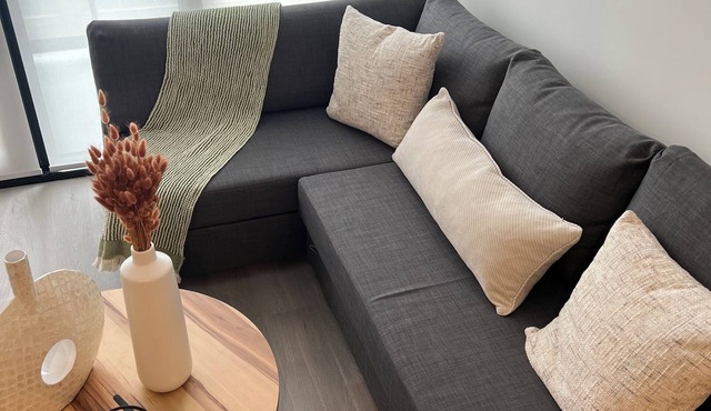 New modern 1BR suite condo near Bayview Village
