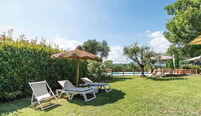 Nice apartment in villa with pool, WIFI, A/C, TV, patio, pets allowed and panoramic view