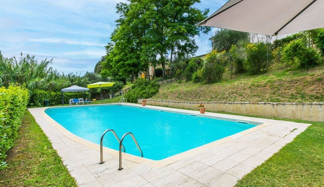 Nice apartment in villa for 4 people with pool, TV and patio