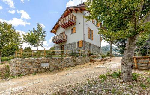 Nice Home In Passo Del Cerreto With Sauna