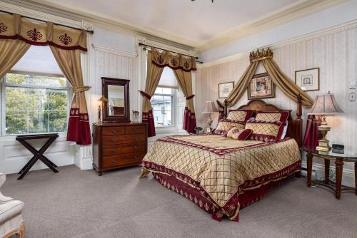 Noble Suites