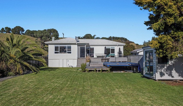 Ocean Breeze Escape - Ohope Holiday Home