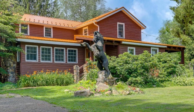 On Horse Farm! Home w/Pond Access in Spring Creek