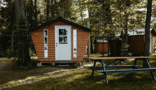 Ontario Glamping Cabin, Perfect for Discovering the Ottawa Valley
