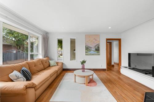 Peaceful four bedroom holiday house near airport