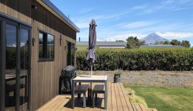 Peaceful On Pembroke - Your home away from home with stunning mountain view