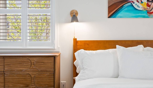Pet Friendly Boutique Hotel Room, Walk to Downtown | Rose Jean Room 5