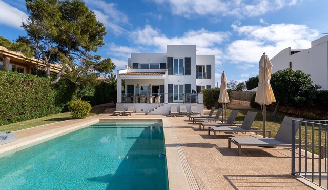 Pet friendly home in Cala Santanyi