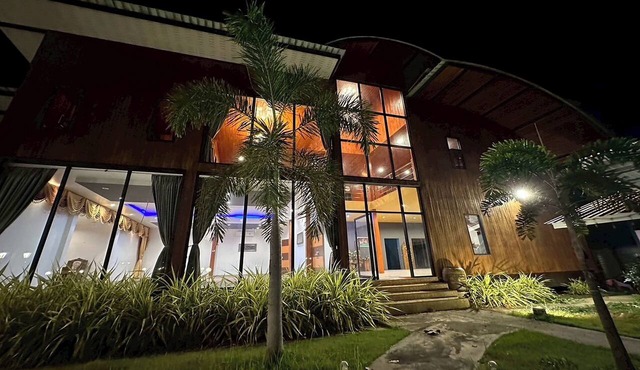 Phra Chan Khiang Dao Resort