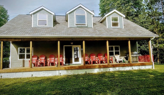 Port Loring Vacation Home with Starlink