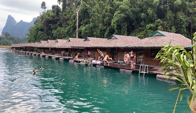 PraiwanRaftHouse แพไพรวัลย์