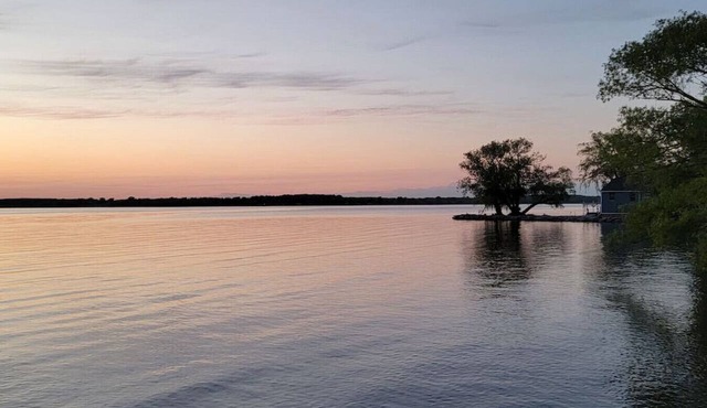 Prince Edward County-Enjoy Picton WIne Country
