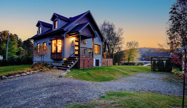 °Private dock°Lakefront°Hot Tub°Fireplace°Sunset°