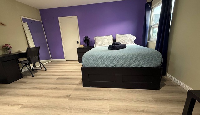 Private Guest Suite with private bath and kitchen near beach, LA downtown