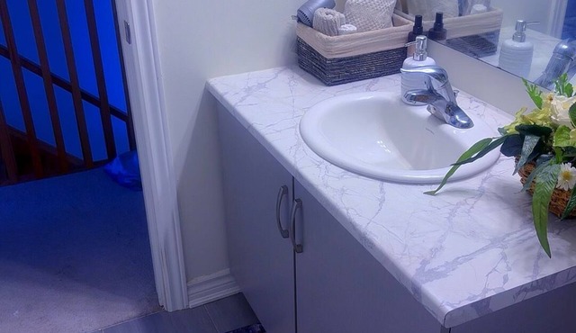 Private room w private washroom /Quiet Oshawa .