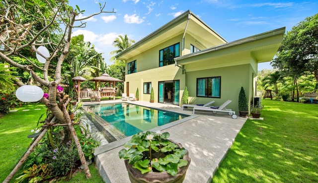 Private vIlla with pool. "Baan Suaan Serenity".4 bedroom tropical hide-away