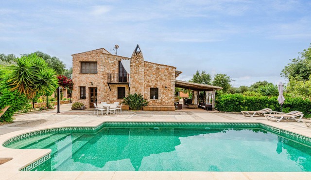 Quiet pool villa with chill out area, barbecue near Llucmajor, YourHouse Can Rosillo