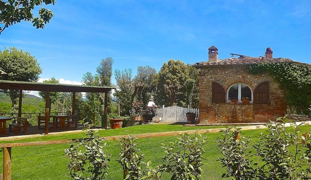 Raspberry Cottage AGRITURISMO SAN LUIGINO, SIENA, MONTERIGGIONI, TUSCANY,
