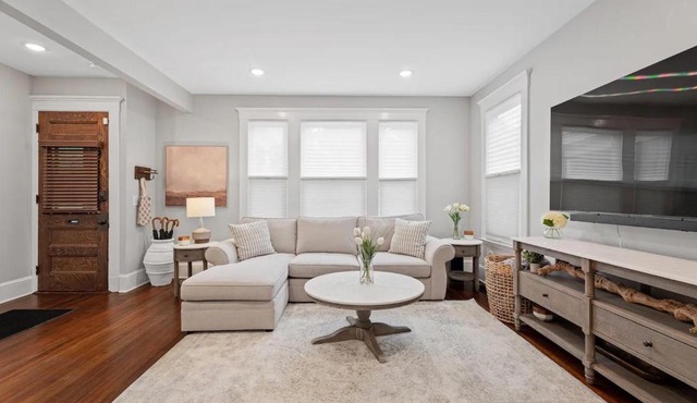Red Cross Haven Modern 2BR 2BA Near Yale
