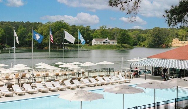 Relax in a Peaceful Garden View Room + Seasonal Pool | Rappahannock River-0.8 mi