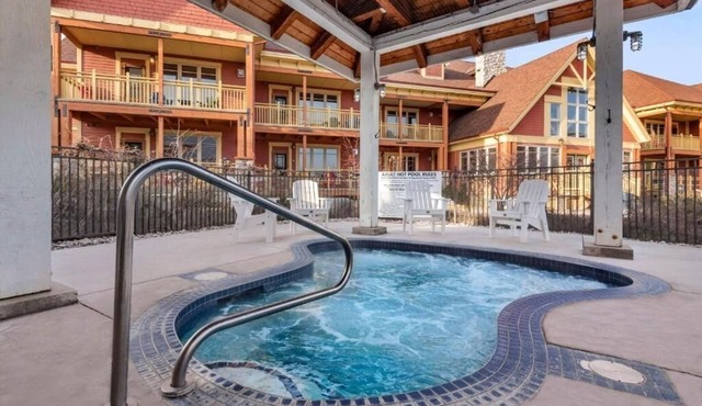 Relaxing 1-Bedroom Stay with Balcony and Kitchenette Convenience