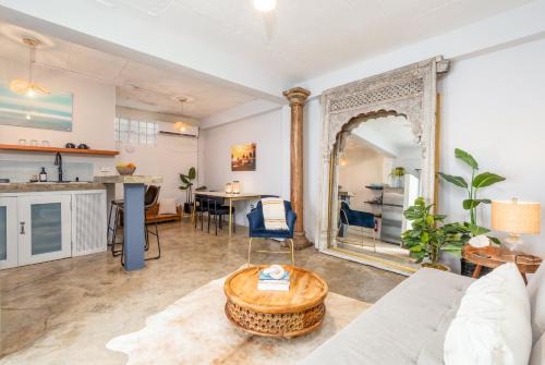 Rincon Surf Club - Beachside Apartments with Pool