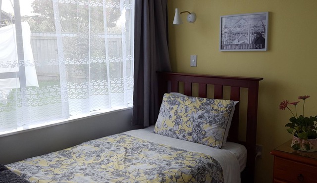 Room 1 Cadence Bed & Breakfast