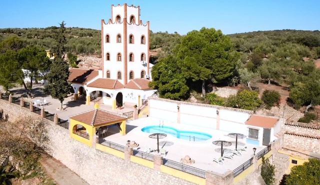 Rural Cortijo with the best views in the Sierra de Hornachuelos Natural Park.