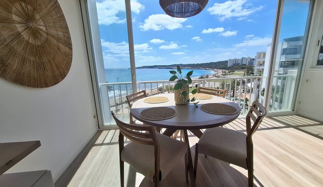 SA MANEGA 5-O: Top modern apartment in 1-A beach location with stunning views
