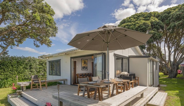 Sandy Serenity - Whiritoa Beach Holiday Home