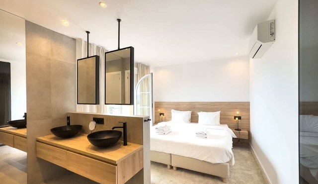 Senorio Giraldo | Seaside Sunset Apartment Pools