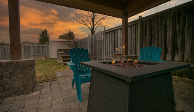 Serenity & Style: 4BR w/Hot Tub, BBQ & Fire Table