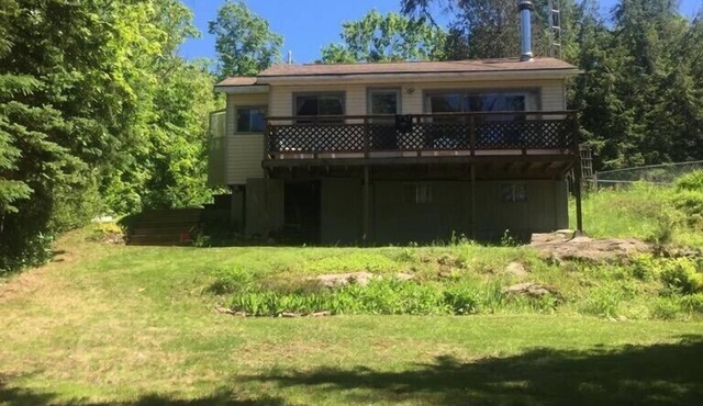 Single Family Cottage Perfect for Families with Kids Charm and Sunset Included