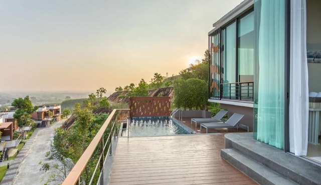 Sky Hill Villa Suratthani