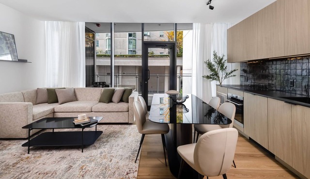 Smithe House
