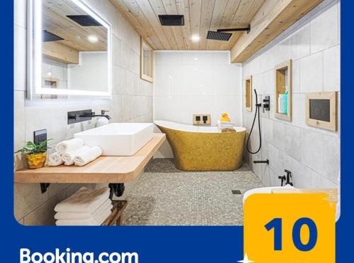 Spa Oasis in Toronto's Heart-Free Parking! and Pet Friendly