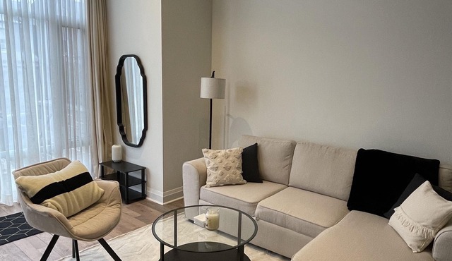 Spacious 1br/2bd Luxury Condo in Toronto