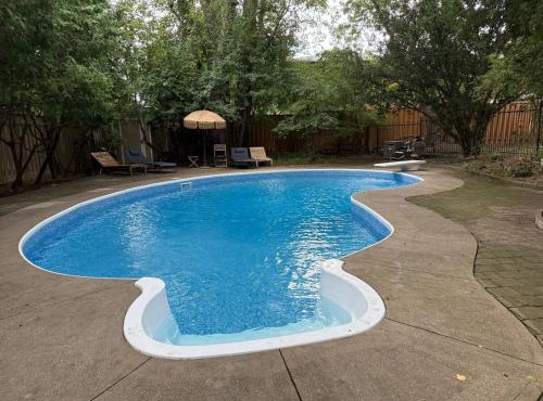 Spacious 4-Bedrooms Friendly House-Pool-Parking