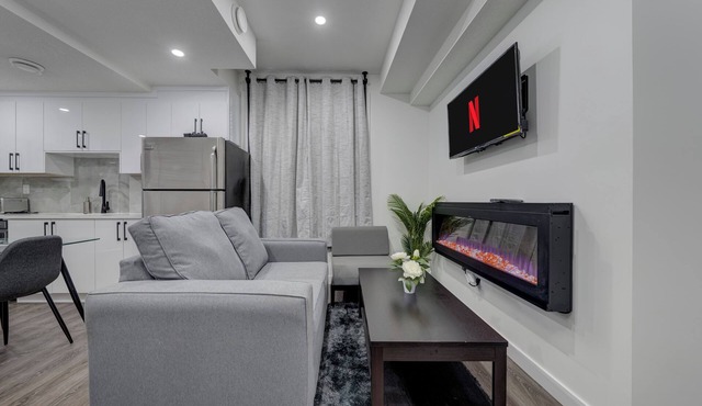 St. Albert Luxury New 2BR/2BA Basement Private Entrance Pet-Friendly
