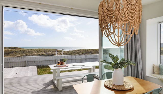 Stunning 3-bedroom house with the best beach/ocean views