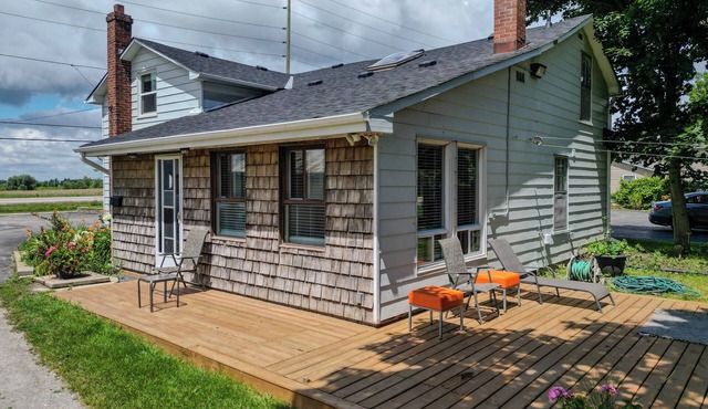 Stunning 4 Bed 2 Bath Farm Home - On 2.5 Acres - Fully Furnished with WIFI!