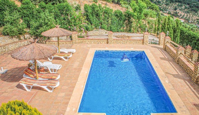 Stunning home in El Gastor with WiFi