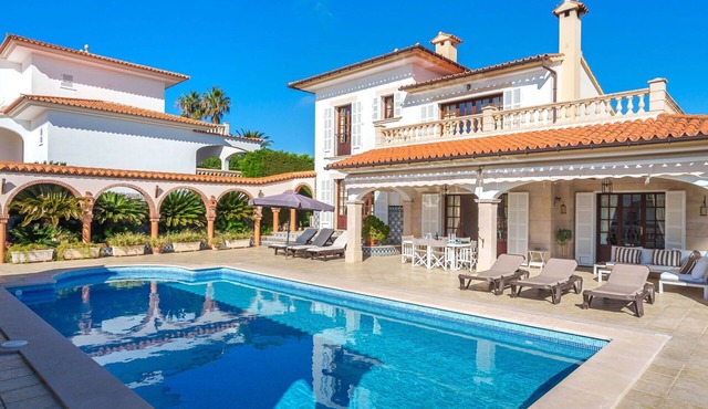 Stunning private villa for 6 people with A/C, private pool, WIFI, TV, terrace and panoramic view